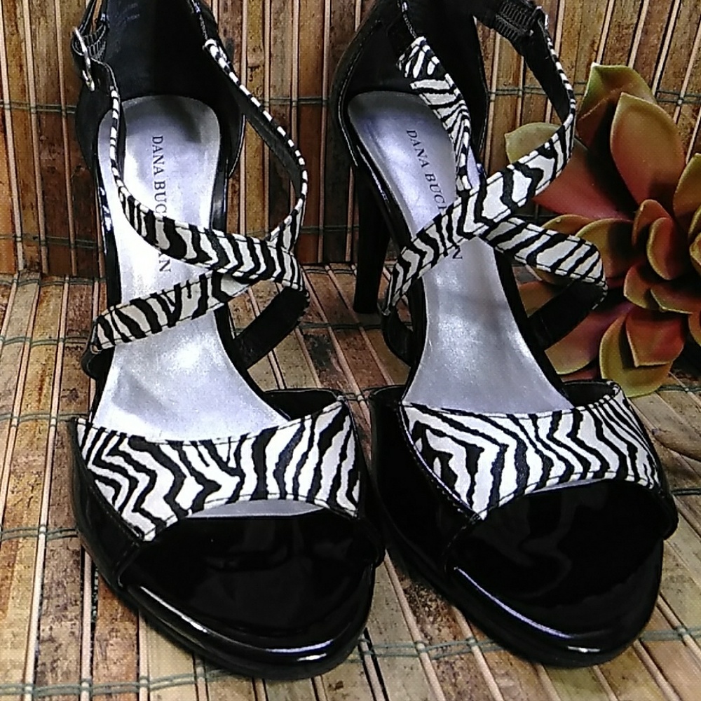 DANA BUCHMAN  HEELS - Picture 8 of 8